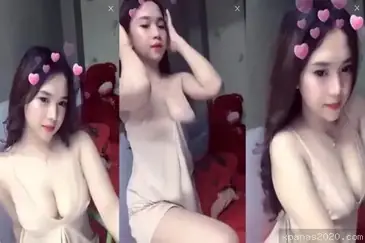 Bokep Indo Cewek Bohay Goyang Toge Live Pamer Gede Mantap