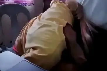 Tante Gembrot Cari Keringat di Rumah